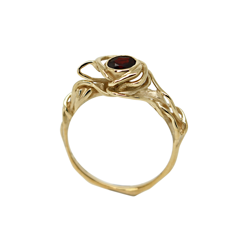 Garnet ring | Julie Nicaisse | Jewellery Designer Maker in London
